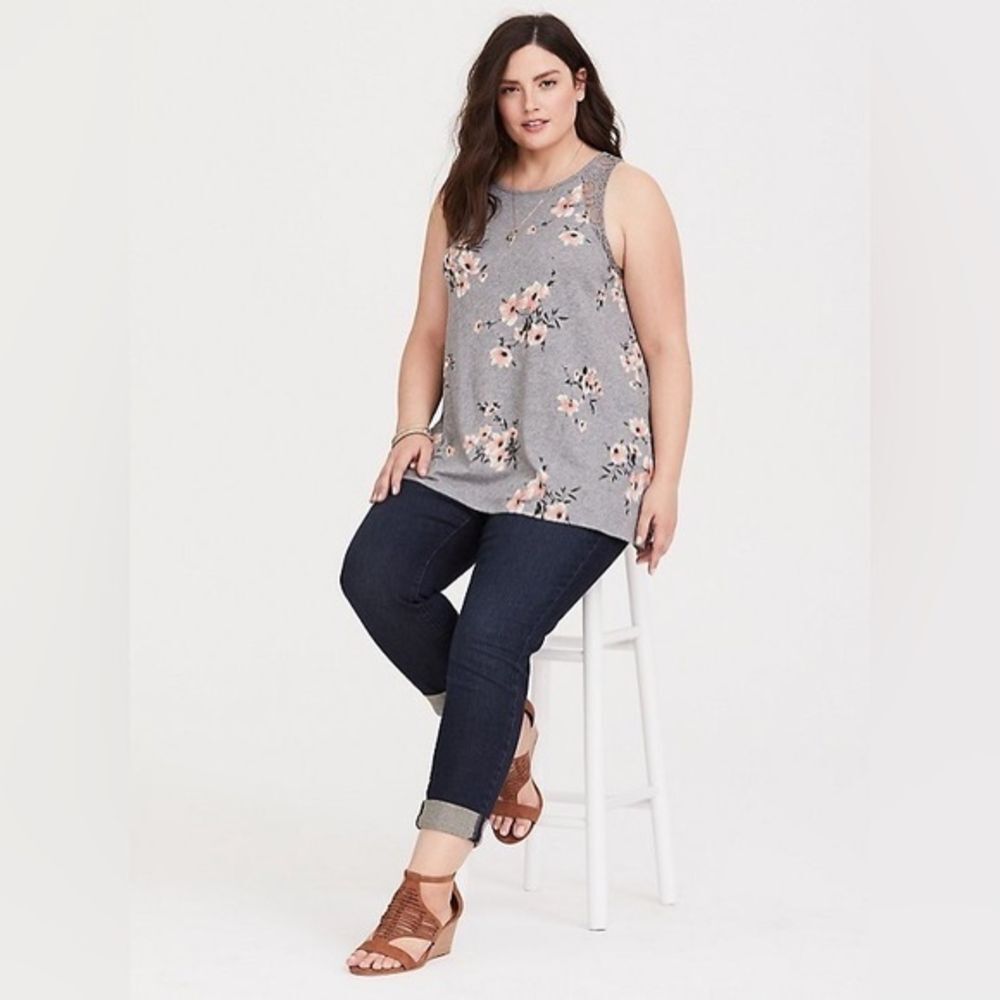Torrid‎ Heritage Slub Knit V-Neck Lace Hem Tank - Size 5